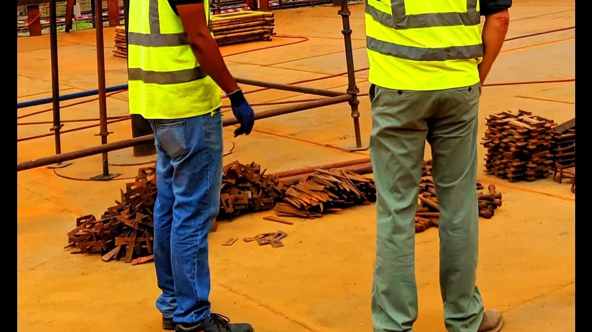 Structural steel erection and crane assembly at bulk storage terminal